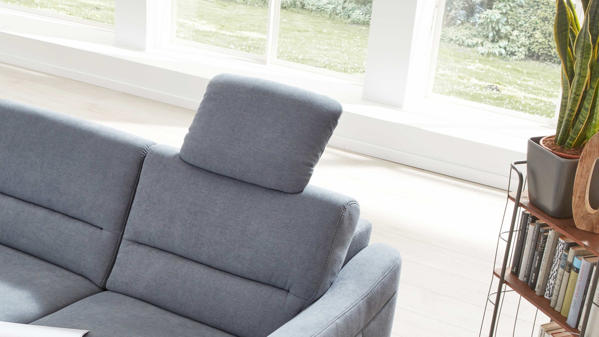 Interliving Sofa 4305 eisblauer Serie Miro Bezug – CKS, Comfort-Kopfstütze