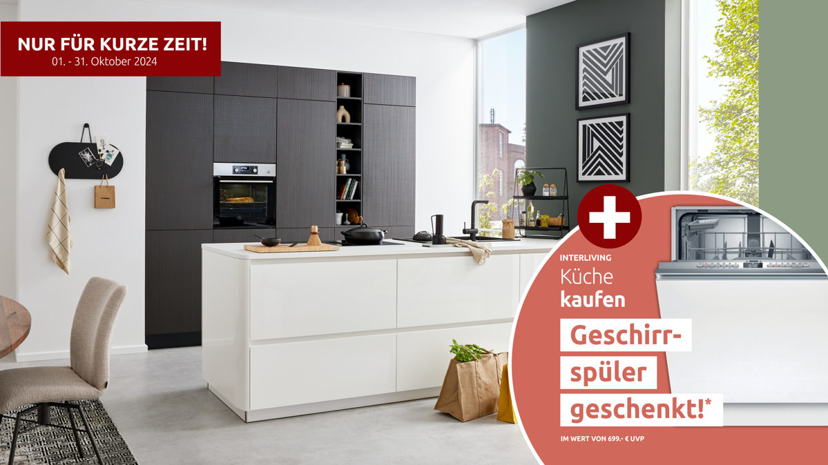 Einbauküche Interliving aus Holz in Dunkelbraun Interliving Küche Serie 3069 mit AEG-Einbaugeräten Stripe Wood Coffee & Hochglanz Weiß – zweizeilig